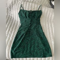 Small Green Paisley Mini Dress With Tie In The Front, Side Zipper, And Back Scrunch For Breathe Ability. New With Tags. White Flowy Dress, Paper Mill, Dress Flip Flops, Mini Sheath Dress, Green Paisley, Nice Clothes, Mini Sundress, Mini Tank Dress, Reformation Dress