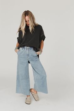 Simply You Wide Leg Jeans - Washed Denim | Three Bird Nest Boho Chic Fashion Over 40, Wide Leg Jeans Outfit Fall 2024, Light Wide Leg Jeans Outfit, Holey Jeans Outfit, Flowy Jeans, Wide Leg Cropped Jeans Outfit, Wide Leg Jeans Outfit Winter, Wide Leg Jeans Winter, How To Wear Wide Leg Jeans