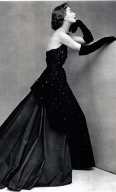 Dior Vintage Dress, 1950s Gown, Black Victorian Dress, Gown Aesthetic, Vintage Fashion 1950s, Oscar Dresses, History Fashion