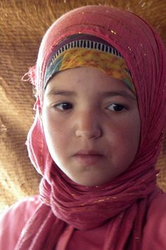 Desert Nomad Child in Morocco Desert Nomad, Elisabeth Kübler-ross, Baby Faces, Most Beautiful People, People Photography, Inspirational Pictures, Social Studies