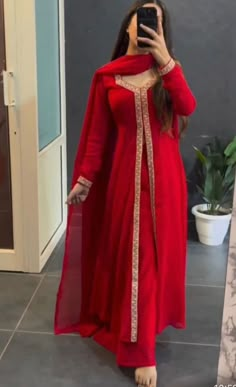 Kurta Types For Women, Wedding Type Dresses, Dress In Saree Material Ideas, Trending Tops For Women 2024, Dress Material Stitching Designs, Latest Stylish Suits Design, Simple Mehndi Outfit, Plazo Suit Design Latest, Latest Party Wear Dresses