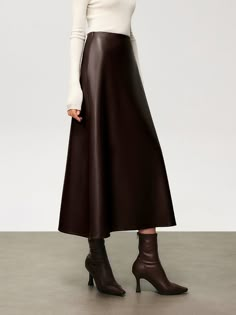 Pleated Faux Leather Midi Skirt Leather Long Skirt, Long Skirt Winter, Faux Leather Midi Skirt, Leather Midi Skirt, Elegant Fall, Long Coats, Brown Skirts, Plain Style, Street Style Outfit