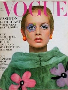 Later Mary designed the micro-mini and the hot pants and expanded with make-up, like the ‘paint box’, a box with bright coloured crayons that came with a manual how to draw flowers on your face. Twiggy Lawson, Amen Break, Colleen Corby, 60s Aesthetic, Pattie Boyd, Drag Make-up, Jean Shrimpton