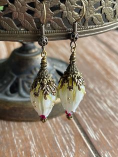 Lampwork Glass Flower Earrings Hand Sculpture, Fairy Jewelry, All Craft, Glass Artists, Beaded Flowers, Flower Earrings, Jewelry Crafts, Jewelry Earrings Dangle, Etsy Earrings