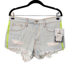 Nwt Free People X Sandrine Rose Cutoff Shorts Highlighter Yellow Neon Green Distressed New With Tags Excellent Condition- No Visible Flaws Edgy Side Adjustable Functional Neon Side Zippers Distressed Detail Frayed Hem Light Wash Blue Color Button Fly 100% Cotton Belt Loops Pockets Style: R1012-D027-Yelw-D1 Made In Usa Approx Measurements 14” Waist 10” Rise 3” Inseam Questions? Leave A Comment Below! Other Listings: Boho, Western, Cowboy, Bohemian, Anthropologie, Free People, Johnny Was, Antique, Plane Jane, Up Halloween Costume, Neon Green Color, Dancing Dress, Yellow Neon, Cosplay Art, Preppy Academia, Free People Shorts, Bar Party