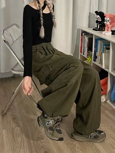 Size: M L XLStyle: StreetWomen's trouser waist height: natural waistColor classification: army green, black, turmeric, khaki, whiteYear Season: Fall 2022Thickness: RegularClothing style details: pocketsTrouser length: Long pantsWomen's pants type: cargo pantsMaterial composition: 100% of cotton Military Style Wide Leg Cargo Bottoms, Utility Olive Parachute Pants With Pockets, Military Wide Leg Cargo Bottoms, Military Cargo Style Wide Leg Bottoms, High Waist Solid Khaki Pants, High Waist Solid Color Khaki Pants, Khaki High-waisted Cargo Parachute Pants, Khaki High Waist Cargo Parachute Pants, High Waist Khaki Casual Cargo Pants