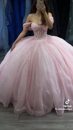 Sweet Sixteen Pink Dress, Pink Quince Dress With Bow, Cute Quince Dresses, Sleeping Beauty Quinceanera Theme, Quince Dress Pink, Quinceanera Surprise Dance Outfits, Surprise Dance Outfits Quinceanera, Dark Red Quinceanera Dresses, Cute Quinceanera Dresses