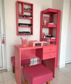 Small Nail Salon, Kutek Disney, Spa Interior Design, Beauty Room Decor