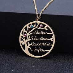 Customizable tree of life necklace - Family necklace - Family tree necklace - Personalized necklace: Still looking for the perfect family gift? What's better than a unique gift for a unique person! Write next to the tree of life the first names of the people dearest to the recipient of the necklace. It's the perfect gift to offer for a mother, a grandmother, a friend... or even for yourself by writing the first names of your beloved children. Features : - This personalized necklace is made to or Family Tree Necklace, Stone Choker, Family Necklace, Family Jewellery, Tree Necklace, Tree Of Life Necklace, Small Heart, Personalized Christmas Gifts, Rose Gold Color