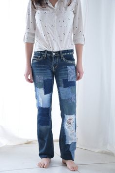 "Ready to send :size 32 Reworked Vintage Jeans with unique  Patches. ----or---- Made to order,  in any size, within 2 working days .  If you need different size, please send me a message and I will make you a special and unique design within 2 working days. They are all different! No one will have the same one as you have!  Hand painted, one of kind jeans. You pick your size, model (slime- boyfriend- high waist- low waist) and primer color and you will get your singular design. \"my queens wish\ Redone Jeans, Patched Denim Jeans, Reworked Clothing, Vintage Levi Shorts, Reworked Vintage, Vintage Patches, High Waist Denim, Painted Denim, High Waisted Mom Jeans