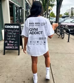 Funny workout Shirt, Gym addict Shirt, Oversized aesthetic Workout TShirt, Pump Cover, Weightlifter Shirt, Gym Rat Shirt, Gym lovers Gift, Workout Tee, Crossfit Shirt Find this design on Hoodies: https://elevathstore.etsy.com/listing/1661019056 Cute Comfort Colors crewneck for powerlifter - Gym gift! Comfort Colors UNISEX HEAVY WEIGHT T-SHIRTS are %100 Cotton Trendy Soft Vintage Colored Washed T-Shirts * Please see the measurements chart in the photos. *Please size up 1-2 sizes from your normal Gym Tshirt Design, Rat Shirt, Gym Pump Cover, Gym Pump, Gym Dress, Crossfit Shirts, Oversized Aesthetic, Aesthetic Workout, Measurements Chart