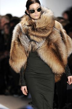 Yes please!♥ Fur Cape, Fabulous Furs, New York Fall, Baby It's Cold Outside, Fur Fashion, It's Cold Outside, Glam Fashion, Fur Coats