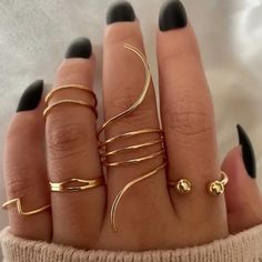 Gold Five Piece Ring Set. Before Purchasing Please Refer To Photos. Thank You For Visiting My Closet! Rings For Long Fingers, Multiple Rings On Hand, Wear Rings, Gold Finger Rings, How To Wear Rings, Hand Rings, Multiple Rings, Knuckle Ring, Nail Ring