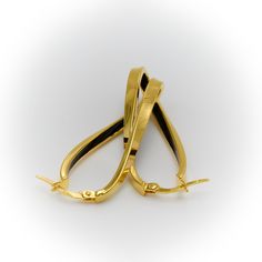 Argollas, Aros de Oro para Mujer Las argollas o aros en forma de 8 infinito son unos hermosos aretes de oro 10k diseñados especialmente para mujeres. Estas elegantes argollas de oro son el complemento perfecto para cualquier ocasión, ya sea una cena romántica o un evento especial. Su diseño en forma de 8 infinito simboliza la eternidad y el amor duradero, lo que las convierte en un regalo significativo. Con estas argollas de oro, podrás lucir un estilo sofisticado y atemporal que resaltará tu be Classic 14k Gold Hoop Earrings For Evening, Elegant Yellow Gold Hoop Earrings Tarnish Resistant, Elegant Yellow Gold Tarnish Resistant Hoop Earrings, Modern Gold Hoop Earrings For Evening, Elegant Yellow Gold Tarnish-resistant Hoop Earrings, Evening Teardrop Gold-plated Jewelry, Elegant Small Hoop Gold Plated Clip-on Earrings, Elegant Gold Huggie Earrings With Shiny Finish, Elegant Formal Huggie Earrings With Shiny Finish