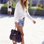 shorts and blouse Jean Shorts Outfit Dressy, Jean Shorts Outfit, Casual Chique Stijl, Stil Boho, Shorts Outfit, Cycling Fashion, Mini Short, Inspired Outfits