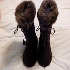 Brand New! Top Notch Ll Bean Quality! These Boots Have Never Been Worn... And Still In Their Original Box! Fur Trimmed With A Cable Knit Sweater Design. This Is A Beautiful Pair Of Boots! Modern Fitted Style Through The Calves. Size 6. Smoke Free Environment. Great Deal! Blondo Boots, Ll Bean Duck Boots, Brown Mid Calf Boots, Boots With Leg Warmers, Cute Winter Boots, Ugh Boots, Winter Duck Boots, Ll Bean Boots, Womens Duck Boots