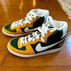 ** Rare ** Vintage Nike Terminator High Seattle Supersonic Sonics 71 Edition (2004) Us 9 No Box Check Pictures For Condition Worn Twice (Like New) Sporty Green High-top Sneakers, Green High-top Custom Sneakers For Sports, Retro Green Custom Sneakers With Boost Midsole, Green Mid-top Basketball Shoes With Gum Sole, Green High-top Sneakers For Sports, Nike Green High-top Sneakers With Gum Sole, Green Sporty Mid-top Skate Shoes, Sporty Green Mid-top Skate Shoes, Green Mid-top Custom Sneakers For Sports