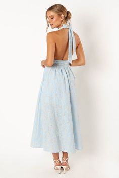 Chic Halter Neck Dress For Brunch, Vacation A-line Midi Dress With Tie Back, Summer Beach Halter A-line Dress, Spring A-line Midi Dress With Tie Straps, Chic Backless Summer Midi Dress, Chic Summer Backless Midi Dress, Chic Halter Neck Maxi Dress For Day Out, Summer Blue Backless Midi Dress, Summer A-line Dress With Tie Fastening