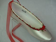 Beautiful & Delicate Wedding Flat Shoes for the holidays! Ivory/red trimmed, Red/red trimmed, Offwhite/red trimmed, White/red trimmed. SHOES CAN NOT BE RETURNED OR EXCHANGED, PLEASE CONFIRM YOUR SIZE FOR THESE PARTICULAR SHOES WITH MEASURING GUIDE PICTURE ABOVE, THEN CONTACT BEFORE OR AFTER LACING YOUR SHOES ORDER. THANK YOU! US Adults Sizes: 5, 5.5, 6, 6.5, 7, 7.5, 8, 8.5, 9, 9.5, 10, *11 & 12 (see notes below) *11 & 12 Regular and wide width incur an extra charge of $3.00 USD Outsi Wedding Red Flowers, Red Ballet Shoes, Ribbon Style, Delicate Wedding, Flower Flat, Satin Hands, Ballet Style, Wedding Red, Ship Wedding