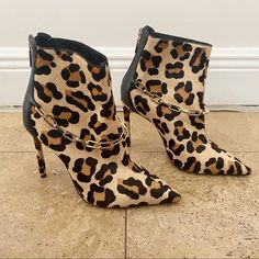 Super Adorable Leopard Print Heeled, Pointed Toe, Booties With Gold Chain Detail. Brand New Excellent Preowned Condition, No Flaws Heel Length: Approx 4 Inches Cute Shoes Heels, Leopard Print Heels, Fancy Shoes, Stiletto Boots, Shoe Closet, Perfect Shoes, Ladies Fashion, Shoe Game, Shoes Heels Boots