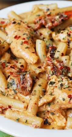 Chicken Mozzarella Pasta Pasta With Chicken Thighs, Fresh Mozzarella Recipe, Chicken Mozzarella Pasta, Easy Carbonara Recipe, Chicken Mozzarella, Italian Chicken Pasta, Mozzarella Pasta, Creamy Chicken Pasta