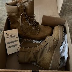 Size 5 1/2r (In Mens) Roughly 7 1/2 Womens Biker Shoes, Army Combat Boots, Rustic Boots, Knee High Combat Boots, Womens Biker Boots, Doc Martens Women, Bike Boots, Platform Combat Boots, Womens Boots Flat