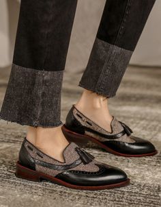 Features: Gender: Women Main Material: Cowhide / Plaid Cloth Heel Type: Flat Upper: Colored Leather Heel Height: Low (3.5 cm) Season: Fall/ Spring Closure Type: Slip-on Color: Brown. Coffee Size:35-40 Loafers With Tassels, Brogues Style, Elegant Heels, Fur Shoes, Winter Ankle Boots, Mens Snow Boots, Beige Shoes, Casual Heels, Tassel Loafers