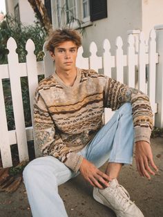 Cole Alves Surfer, Surf Style Outfits Men, Mens Surfer Fashion, Surfer Guy Style Outfits, Surfer Man Style, Men Surfer Style, Surfer Outfit Ideas, Surfer Clothes Men