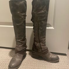 Basically Brand New I Have Barley Worn Them. Open To Reasonable Offers Also Comes With The Box And Cloth Tall Boots With Jeans, Boots With Jeans, Freebird Boots, Freebird By Steven, Shoe Design, Vintage Boots, Tomb Raider, Tall Boots, Barley