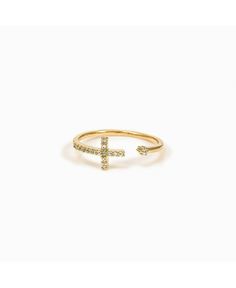 in stock Cross Ring Gold, Purity Ring Christian, Jesus Jewelry, 19 Bday, Jesus Ring, Gold Cross Ring, Being A Teenage Girl, Purity Rings, Cross Rings