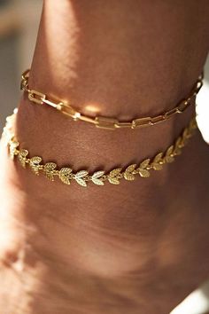 Bold Link Anklet. Be ready for the beach or chill poolside any day. Your ankles will thank you! Easy wearing and sleek so you can accentuate any outfit or your favorite summer shoes. womens gold anklet, Trendy womens gold anklet, Unique womens gold anklet, Popular womens gold anklet, Best womens gold anklet, Fashionable womens gold anklet! #jewellry #goldanklets #goldjewelry #rellery #womensfashion Trendy Anklets For Spring Vacation, Spring Gold Anklets For The Beach, Trendy Beach Anklets For Spring, Casual Beach Anklets For Spring, Trendy Spring Festival Anklets, Trendy Spring Beach Anklets, Casual Beach Spring Anklets, Casual Spring Beach Anklets, Gold Casual Anklets For The Beach