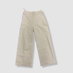 $440 Anna Quan Women's Off White Joseph Wide Leg Trouser Pants Size AU 14/US 10 Description Wide leg Patch pockets Water resistant fabrication 68% Cotton 32% Elasterell Care: Hand Wash Imported About Us We sell only 100% authentic clothing from new with tags to gently used. We have a 100% authentic or money back guarantee on every item we sell. Items are listed daily so make sure to put us on your favorite! . We have been in business for over 10 years selling tens of thousands of designer items. Luxury Cotton Wide-leg Cargo Pants, Beige Wide-leg Pants With Patch Pockets, Luxury Beige Wide-leg Cargo Pants, Beige Linen Wide-leg Cargo Pants, Cream Wide-leg Bottoms With Pockets, Anna Quan, Designer Items, Tag Sale, Trouser Pants