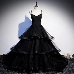 Dresses With Pearls, Evening Dress Black, Tiered Prom Dress, Black Formal Dress, Formal Dresses Graduation, Black Ball Gown, Skirt Tulle, Graduation Dresses, Long Evening Dress