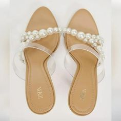 Heeled Vinyl Sandals With Faux Pearls. Color: Beige Twenty Ate, Pearl Heels, Zara Heels, Zara White, Zara Shoes, Pearl Color, Uk Wedding, Women's Shoes Sandals, Faux Pearl