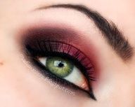 some seriously bold eyes Vampire Makeup Tutorial, Black Eye Makeup, Make Up Studio, Vampire Makeup, Red Eyeshadow, Smink Inspiration, Dramatic Eyes, Makeup Studio