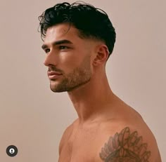 Low Taper Fade Medium Hair, Medium Hair Taper Fade, Mid Taper Fade Haircut Wavy Hair, Fade Haircut With Long Top, Mid Fade Long On Top, Midfade Haircut For Men, Midfade Hairstyle Men, Men Taper Haircut