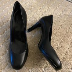 Never Worn, Classic Black Pumps Gucci Almond Toe Heels For Office, Gucci Block Heels For Office, Gucci Calf Leather Heels With Round Toe, Gucci Leather Heels For Business, Gucci Heels With Leather Sole For Office, Chic Gucci Heels For Business, Modern Formal Gucci Heels, Gucci Business Heels With Branded Heel Counter, Gucci Round Toe Heels For Office