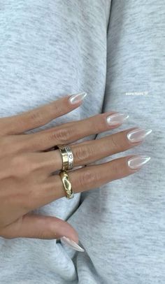 pearl nails and ring stack inspiration Red Almond Nails With Design, Rush Nails, Nail Inspo Back To School, Ibiza Nails, Martini Nails, Nail Cam, Paznokcie Hello Kitty, White Chrome Nails, Engagement Nails