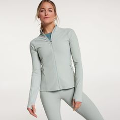 Fit & Design: Relaxed fit jacket Made from comfortable jersey fabric that moves and breathes with you Zipper pockets securely store your essentials Raglan sleeves allow for a fuller range of arm movement Thumbholes make sure the sleeves stay in place Technology: BODYFREE technology inhibits odor-causing bacteria and with an incredibly resilient application directly on the fabric, it lasts wear after wear so you stay fresh BODYBREEZE wicking technology pulls moisture away from the skin and boasts Breathable Long Sleeve Activewear In Recycled Polyester, Breathable Recycled Polyester Long Sleeve Activewear, Breathable Recycled Polyester Activewear Long Sleeve, Go-dry Long Sleeve Activewear With 4-way Stretch, Long Sleeve Go-dry Activewear With 4-way Stretch, Long Sleeve Activewear With 4-way Stretch And Go-dry, Fitted Functional Outerwear In Recycled Polyester, Moisture-wicking Long Sleeve Fleece Jacket, Long Sleeve Activewear With 4-way Stretch For Running