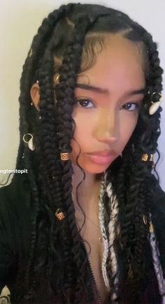 Coi Lorey Hair Braids, Cute Braids Hairstyles For Teens, Hispanic Braids, Braids For Hispanic Women, Light Skin Hairstyles, French Braid Curly Hair, Latina Braids Hairstyles, Quick Hairstyles For Black Women, Winter Braids