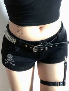 Shorts With Ripped Tights, Emo Shorts Outfit, Romantic Goth Aesthetic Outfits, Micro Shorts Outfit, Emo Shorts, Black Denim Shorts Outfit, Black Jean Shorts Outfit, Heels And Shorts, Black Mini Shorts