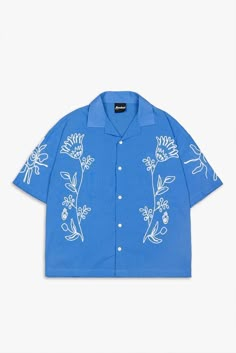 "Limited Edition Men's Floral Embroidery Oversize Short Sleeve Linen Blue Shirt - Casual Fashion, Trendy Menswear, "Oversized Fit for Comfortable and Relaxed Style, Street Style, Summer Shirt New season, short-sleeved men's shirt. PRODUCT FEATURES -Embroidered print -Linen fabric -Button closure -Short sleeves -Oversize fit ABOUT US As Rexec Vision, we offer you street style online with our many years of industry experience. Why? Because, we wanted to make something bigger, unique, innovative, c Trendy Shirts Men, Mens Fashion Copenhagen, Spring Cotton Camp Shirt With Floral Embroidery, Blue Embroidered Short Sleeve Shirt, Relaxed Fit Short Sleeve Shirt With Floral Embroidery, Blue Button-up Shirt With Floral Embroidery, Blue Collared Shirt With Floral Embroidery, Casual Blue Embroidered Shirt, Embroidered Light Blue Shirt For Summer