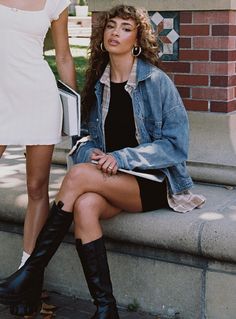 Kier Oversized Jacket Denim Mid Wash Oversized Jean Jacket Outfit, Oversized Jacket Outfit, Oversized Denim Jacket Outfit, Full Body Poses, Oversize Outfit, Jean Jacket Outfits, Denim Jacket Outfit, Jacket Denim, Lady Fashion