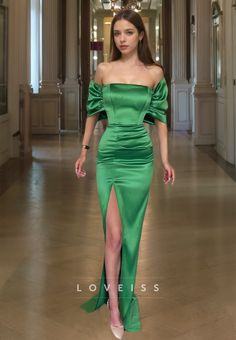 This dress features straight across sleeves, euched side slit, and a bodycon sheath design. Perfect for formal occasions, it accentuates your figure and adds a touch of elegance to your style. Its sleek and modern design is sure to make a statement. Prom Dress Green, Classic Prom Dress, Green Luxury, Beach Wedding Dress Boho, Stunning Prom Dresses, Floor Length Prom Dresses, Green Gown, Elegant Prom Dresses, Sequin Prom Dresses