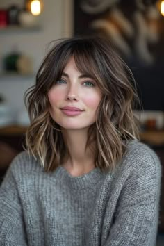 Dark Brunette Hair With Bangs, Shoulder Length Hair With Bangs Round Face, Lob With Fringe Round Face, Long Bob With Bangs And Layers, Lob Curtain Bang, Shoulder Bob With Bangs, Women's Medium Hairstyles, Balayage With Bangs, Lob Haircut With Bangs