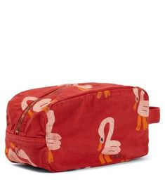 Your little one will love to store their treasures in this Bobo Choses pouch bag. The playful design is made from Pelican printed cotton canvas that will bring joy to their day..Made in Spain.Material: 100% cotton.Closure: zipper fastening.Designer color name: Red.Care instructions: hand wash.Height 13,5cm-5.5'.Width 20cm-8'.Depth 12cm-4.5' Summer Gift Zipper Pouch Bag, Summer Gift Bags With Zipper Pouch, Trendy Summer Gift Pouch, Casual Cosmetic Pouch Bag As Gift, Casual Cosmetic Pouch Bag For Gift, Summer Gift Pouch With Removable Pouch, Summer Gift Zipper Pouch, Summer Gift Cosmetic Pouch Bag, Summer Gift Cosmetic Pouch