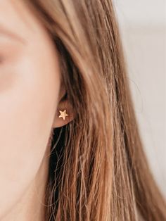 Diy Earrings Studs, Personalized Gold Necklace, Gold Star Earrings, Dainty Gold Earrings, Threader Earrings Gold, Dainty Gold Jewelry, Sideways Initial Necklace, Lehenga Red, Celestial Earrings