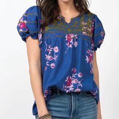 Ivy Jane Nwt Sister Mary Patsy Boho Embroidered Floral Smock Sleeve Peasant Top Look No Further, This Stunning Ivy Jane Top Is A Must-Have In Your Wardrobe. Crafted With A Beautiful Embroidered And Floral Design With Smock Sleeves, This Peasant Top Gives You A Boho Chic Look. Featuring An Nwt Sister Mary Patsy Label For Brilliantly Simple Styling, This Top Looks Right At Home With Your Favorite Pair Of Jeans. Get Ready To Turn Heads With This Exquisite Piece! - Ivy Jane - Nwt Sister Mary Patsy - Boho Embroidered Floral - Smock Sleeve Peasant Top - Size: Xs Measurements (Approximate & Unstretched) P2p: 20” Sleeve: 10” Length: 27” Location: Rrr-6 #Bohofashion #Ivyjan Ikat Blouse, Floral Tunic Tops, Floral Sleeveless Top, Orange Plaid, Boho Kimono, Floral Print Shirt, Embroidered Tunic, Floral Tunic, Bohemian Floral