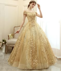 Ball Gowns Vintage, Quinceanera Dresses Gold, Cloth Ideas, Prom Dresses Elegant, Gold Prom Dresses, Inspired Clothes, Clothing Winter, Dresses Formal Elegant, Evening Party Gowns