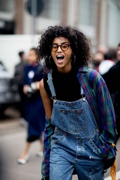 It's time to get a new fashion mantra. Here are 16 fashion quotes that will motivate you to get gutsy with your personal style. Mode Queer, Vestiti In Jeans, Wallpaper Retro, Queer Fashion, 90s Fashion Outfits, Afro Punk, Androgynous Fashion, Autumn Street Style, Wallpaper Vintage